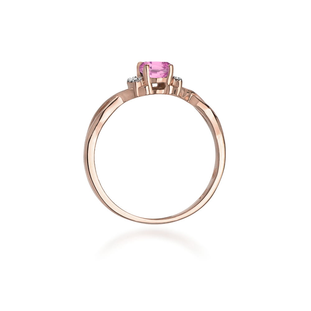 Gold Ring With Pink Sapphire And Diamonds
