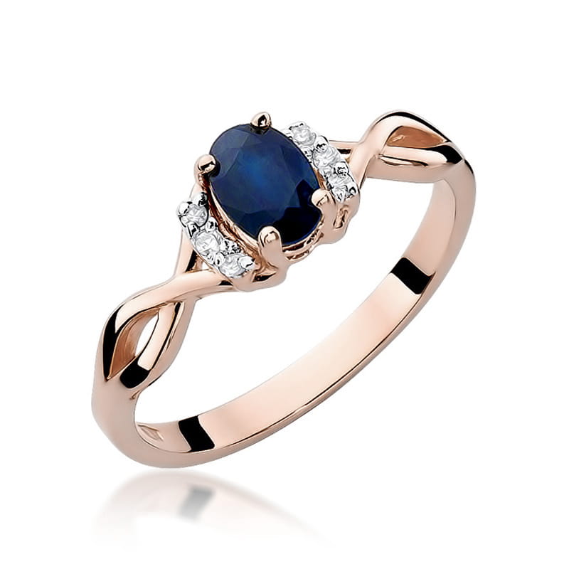 Gold Ring With Sapphire And Diamonds