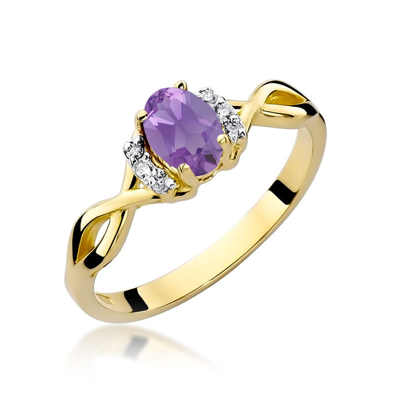Gold Ring With Amethyst And Diamonds