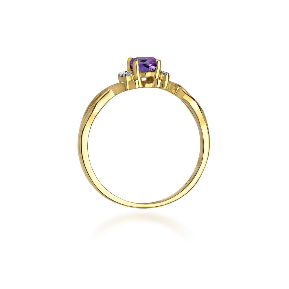 Gold Ring With Amethyst And Diamonds