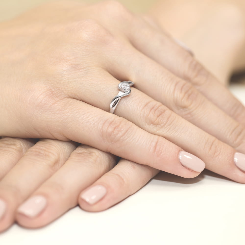 Auksinis Žiedas Su Deimantais