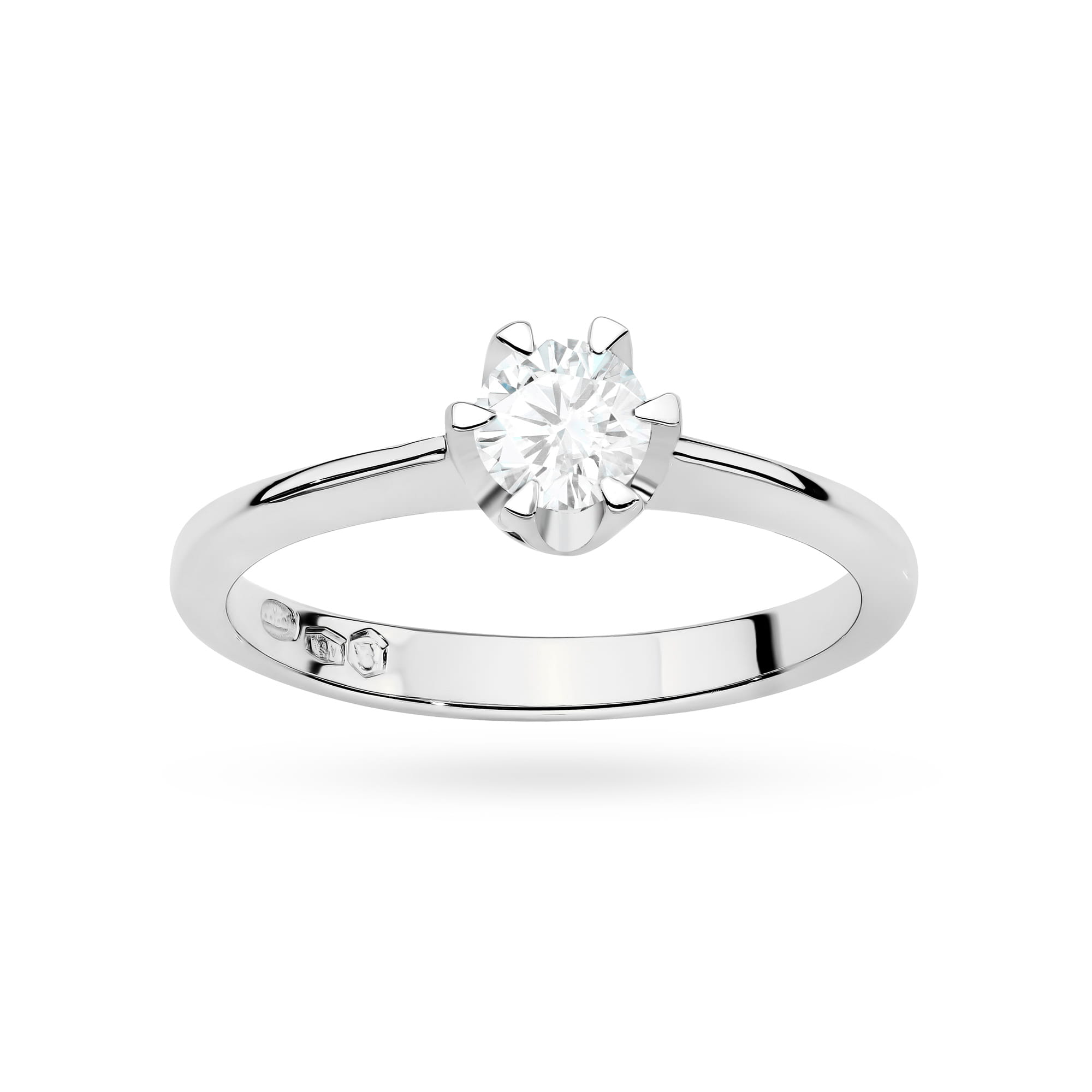 Gold Ring With Lab-Grown Diamond