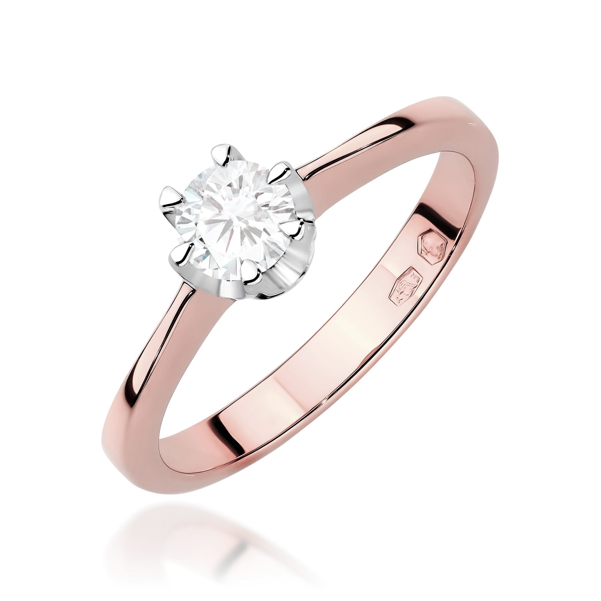 Gold Ring With Lab-Grown Diamond