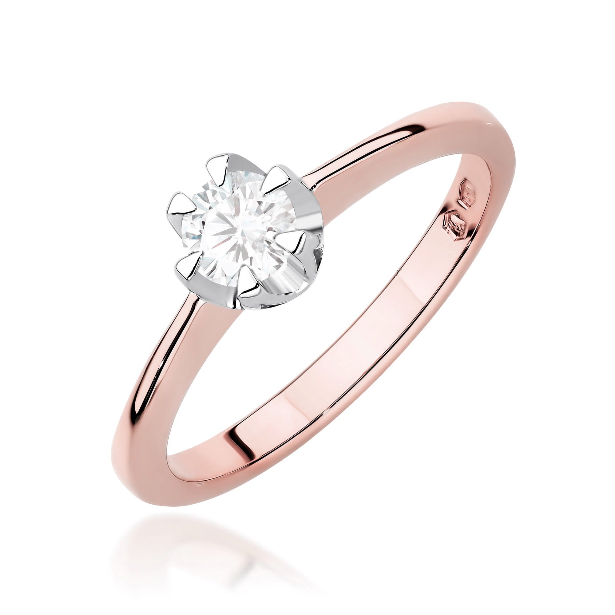 Gold Ring With Lab-Grown Diamond