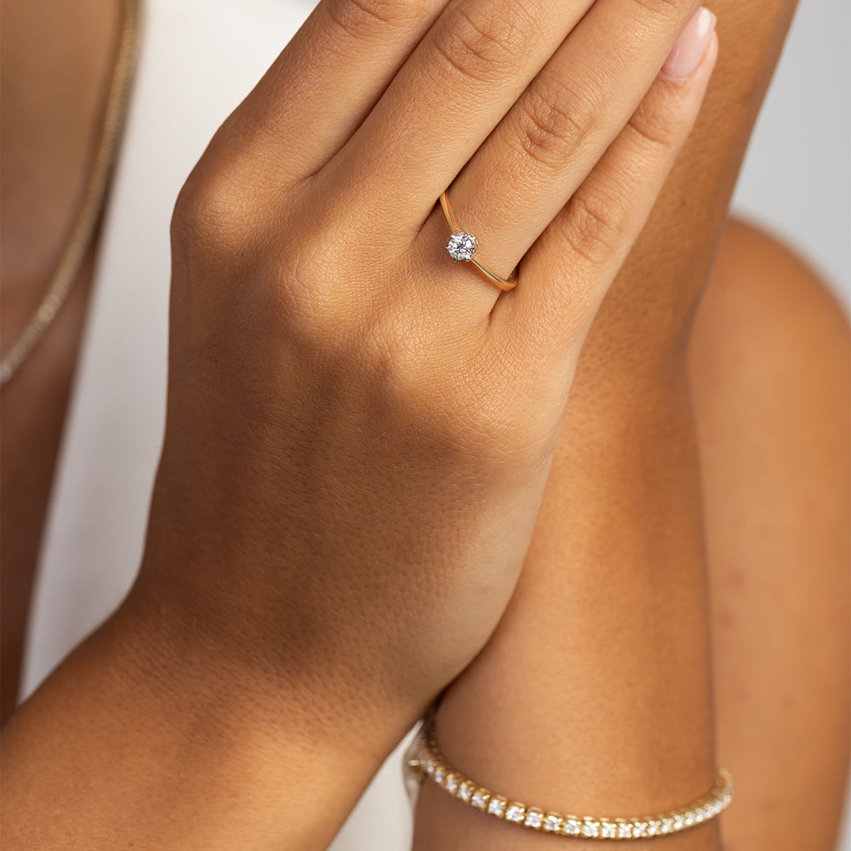 Auksinis Žiedas Su Labaratoriniu Deimantu