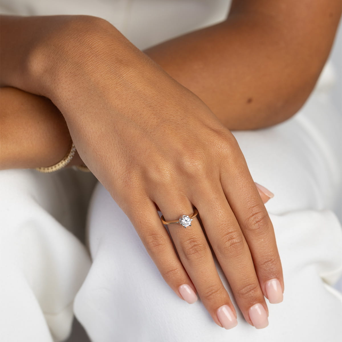 Auksinis Žiedas Su Labaratoriniu Deimantu