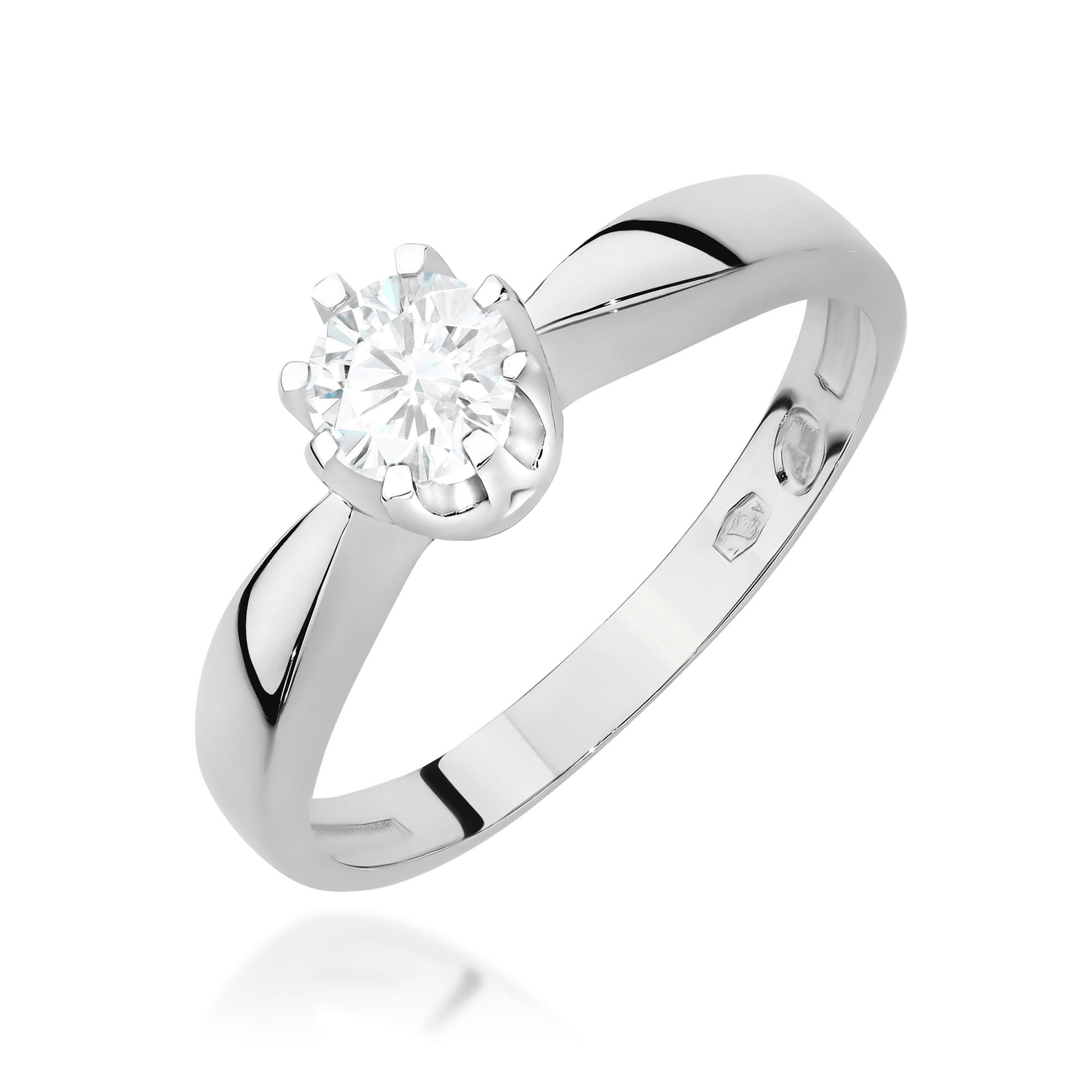Gold Ring With Lab-Grown Diamond