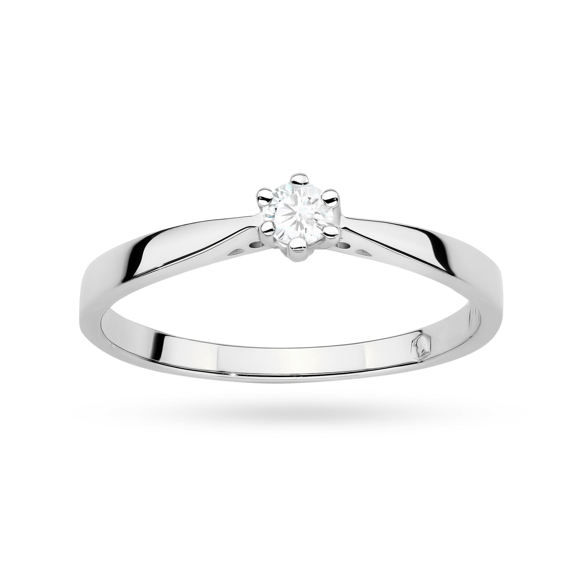 Gold Ring With Lab-Grown Diamond