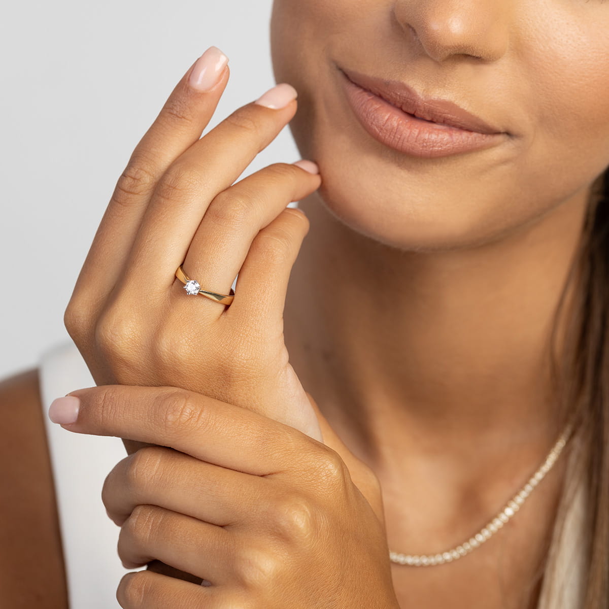 Auksinis Žiedas Su Labaratoriniu Deimantu