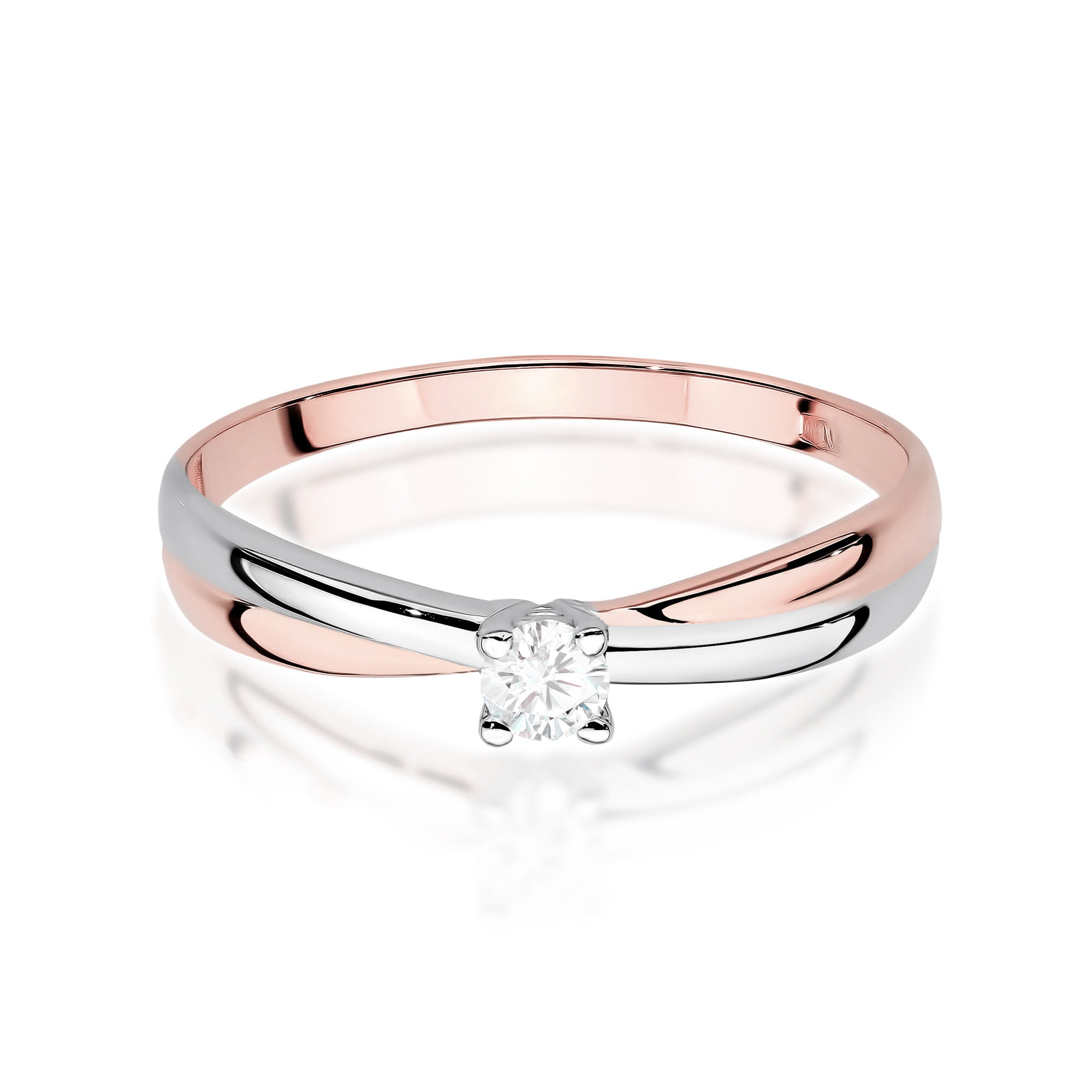 Gold Ring With Lab-Grown Diamond