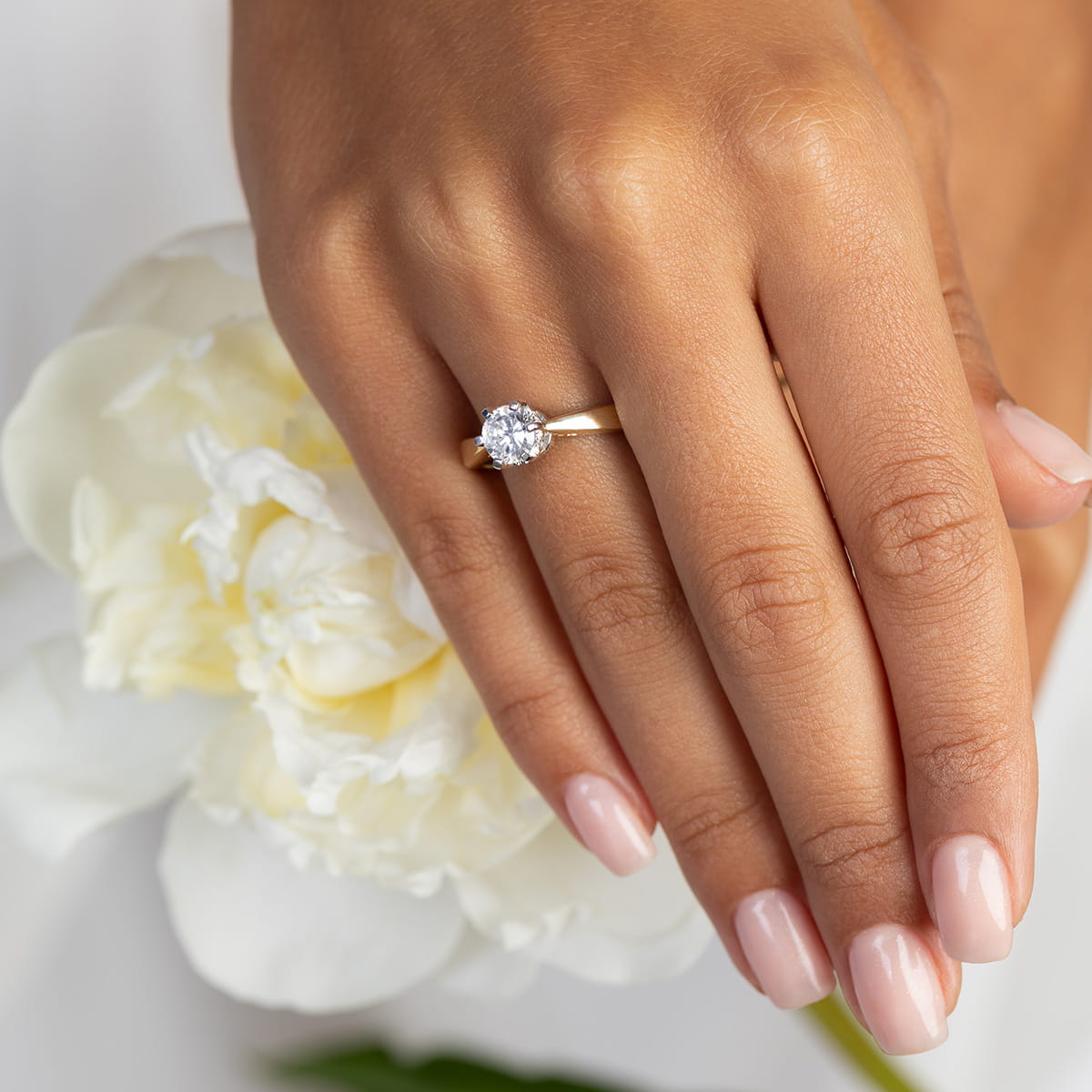 Auksinis Žiedas Su Labaratoriniu Deimantu