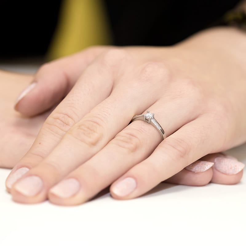 Gold Ring With Diamond