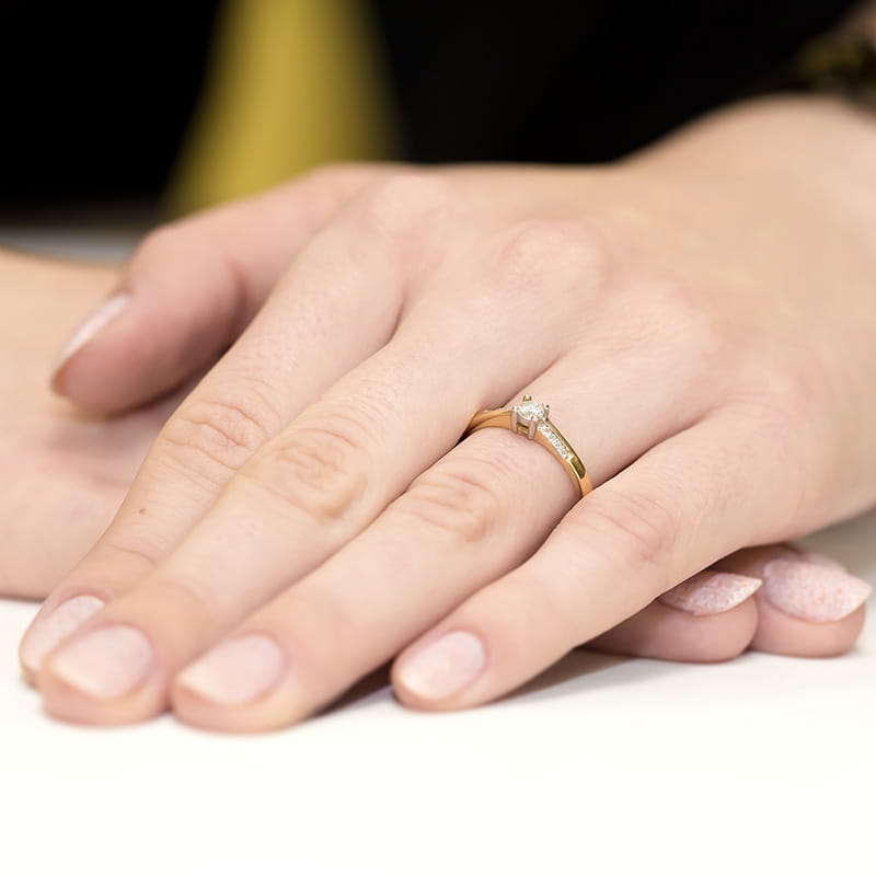 Gold Ring With Diamond