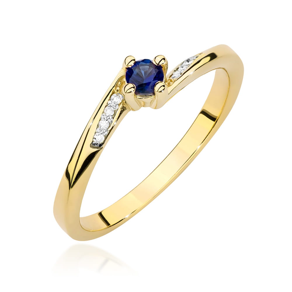 Gold Ring With Sapphire And Diamonds