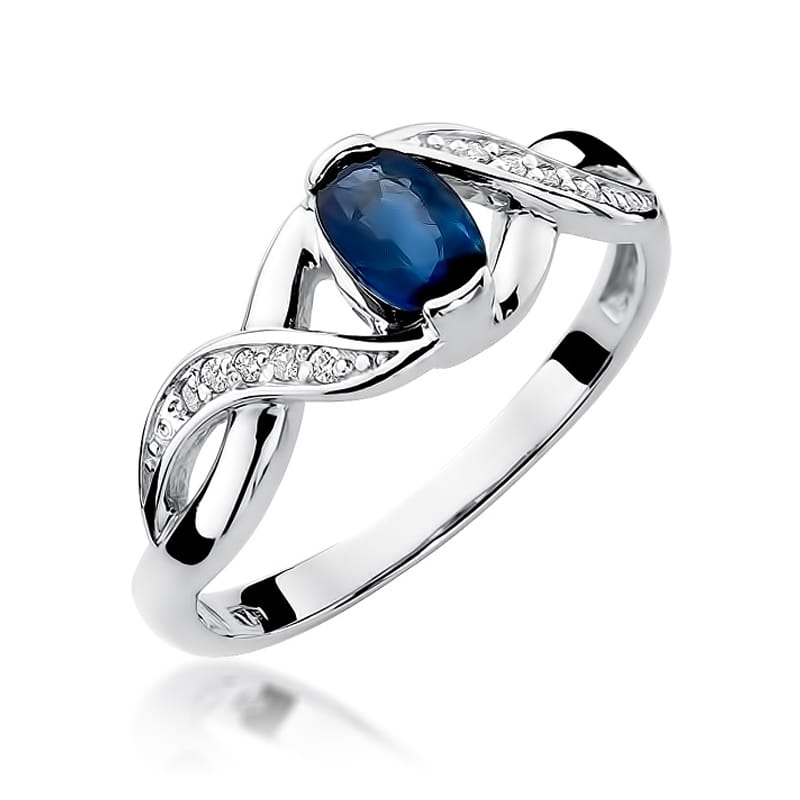 Gold Ring With Sapphire And Diamonds