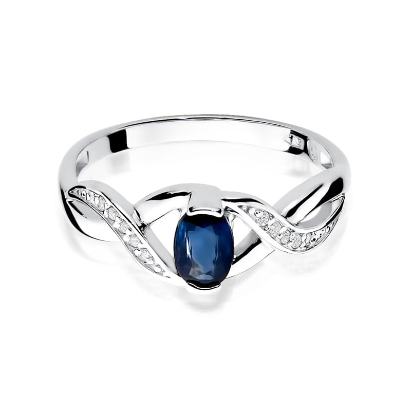 Gold Ring With Sapphire And Diamonds
