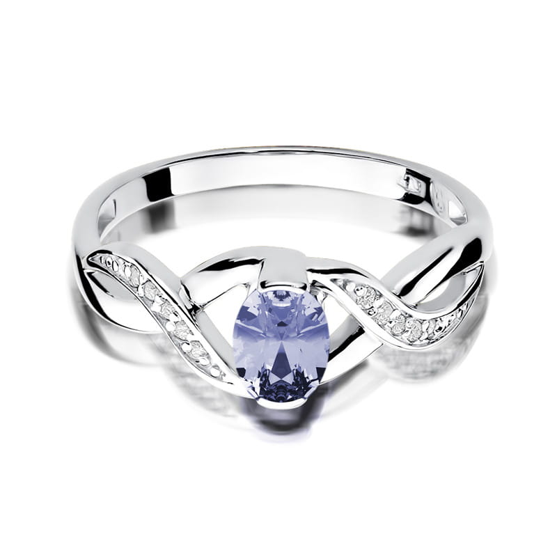 Gold Ring With Tanzanite And Diamonds