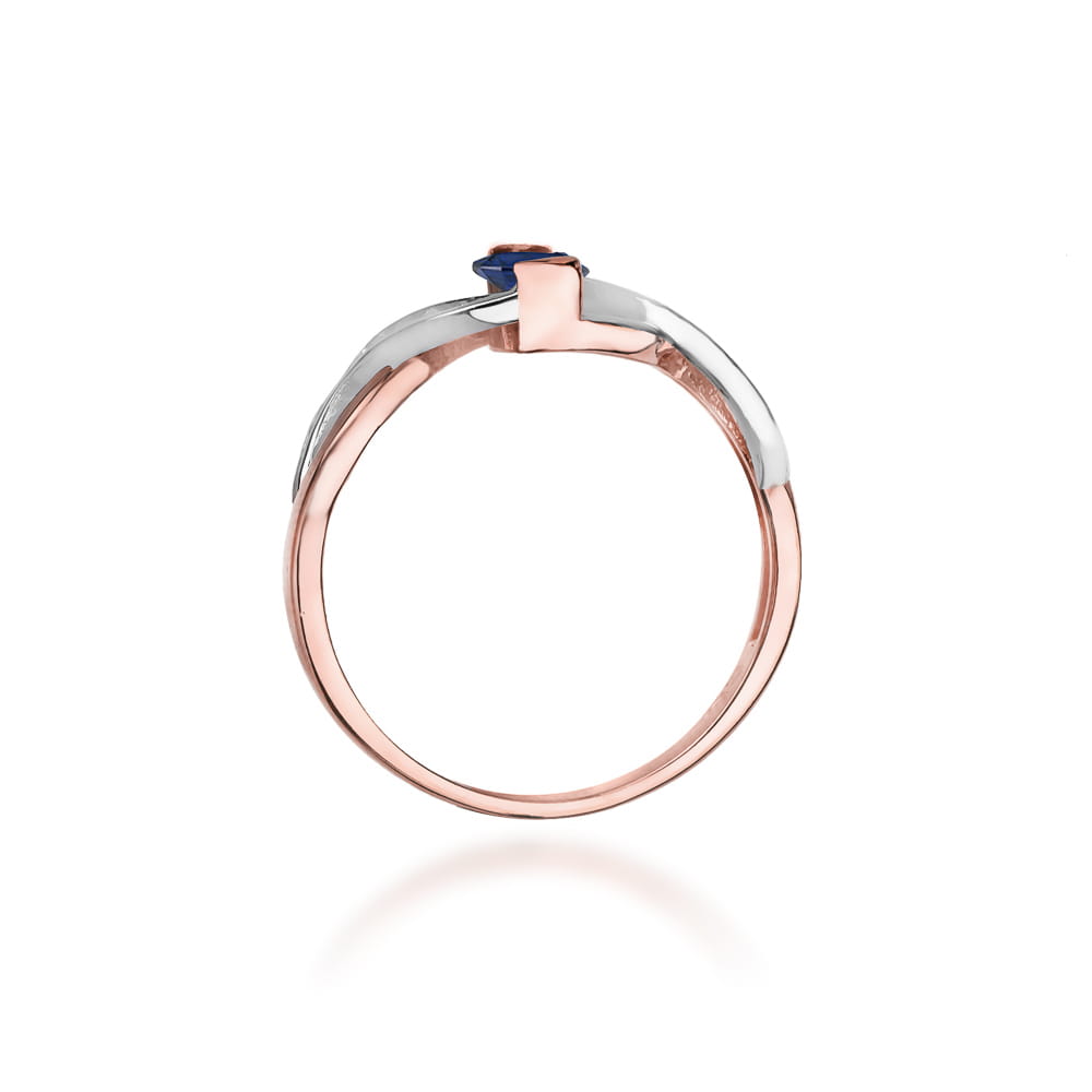 Gold Ring With Sapphire And Diamonds