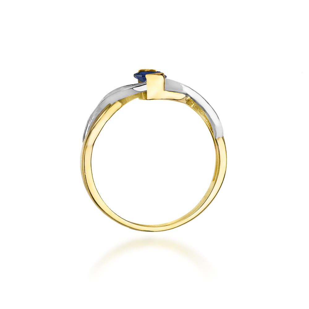 Gold Ring With Sapphire And Diamonds