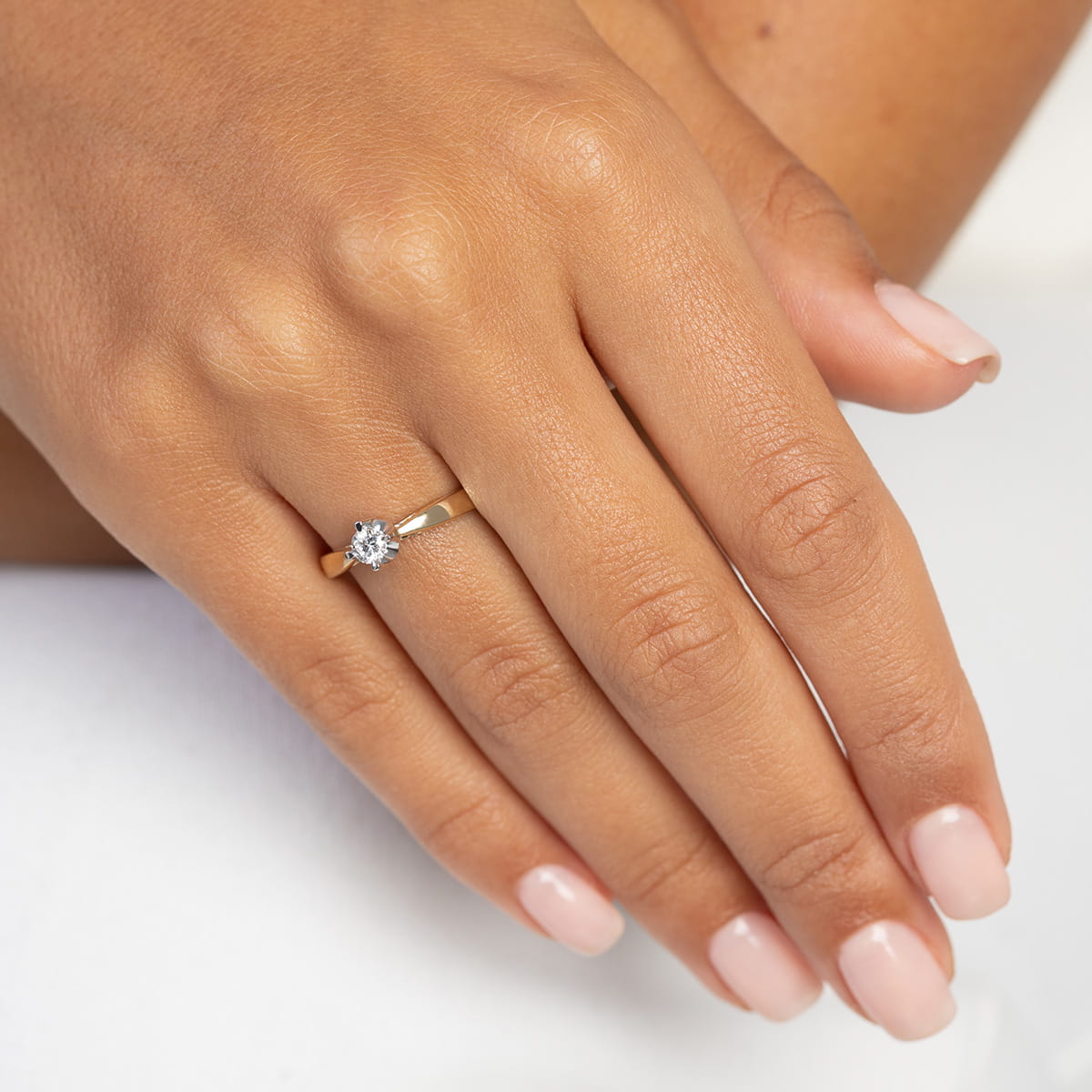 Auksinis Žiedas Su Labaratoriniu Deimantu