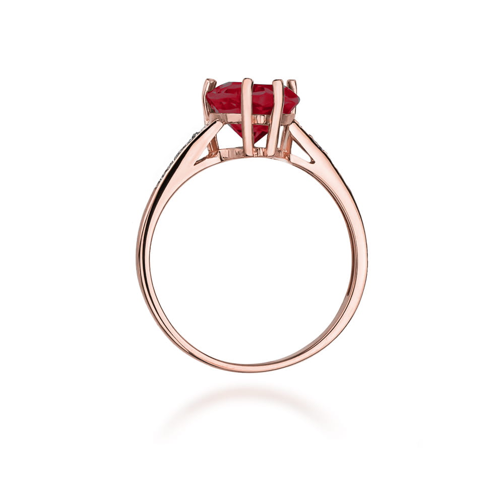 Gold Ring With Ruby And Diamonds