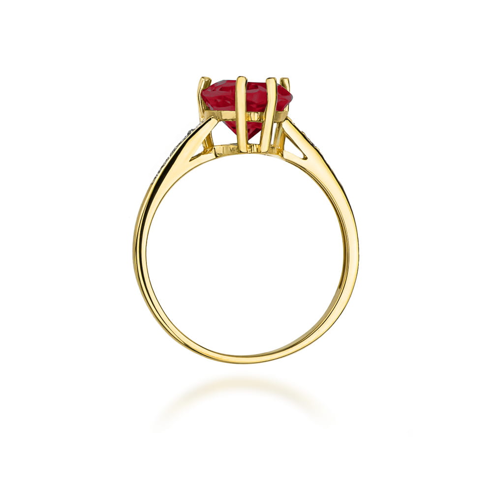 Gold Ring With Ruby And Diamonds