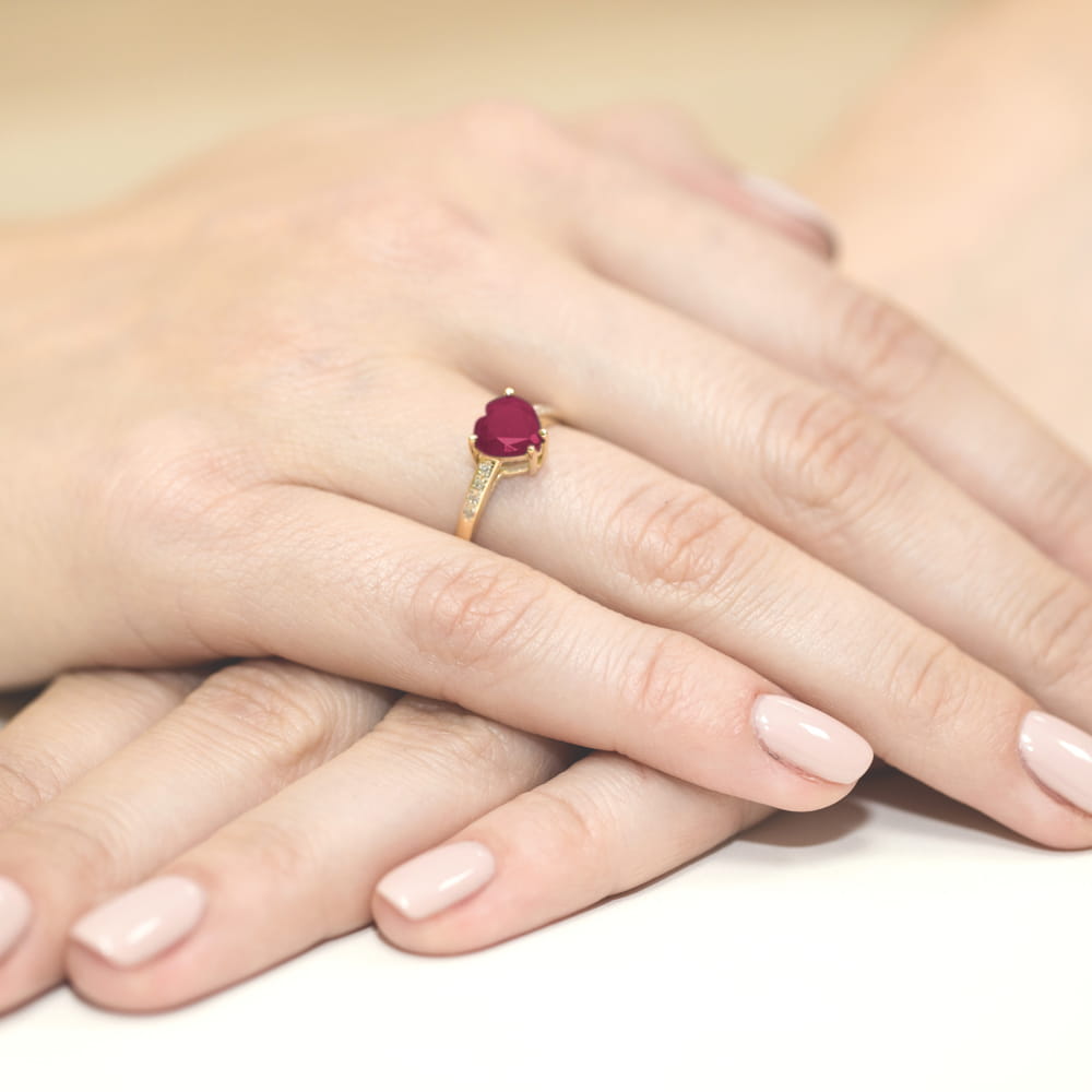 Gold Ring With Ruby And Diamonds