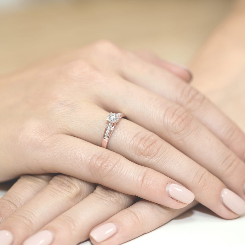 Auksinis Žiedas Su Deimantais