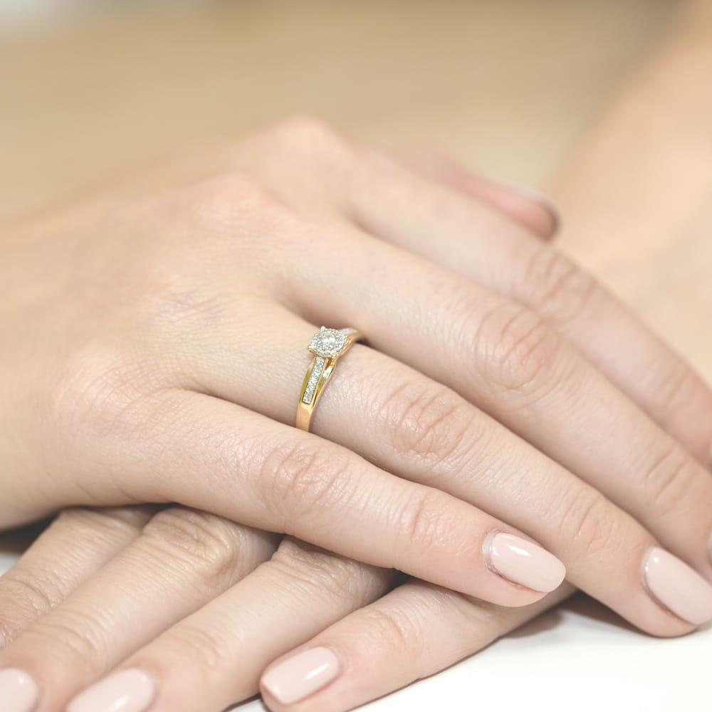 Auksinis Žiedas Su Deimantais