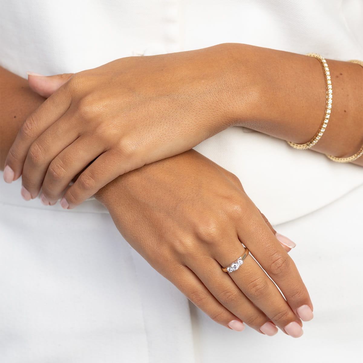 Auksinis Žiedas Su Labaratoriniais Deimantais