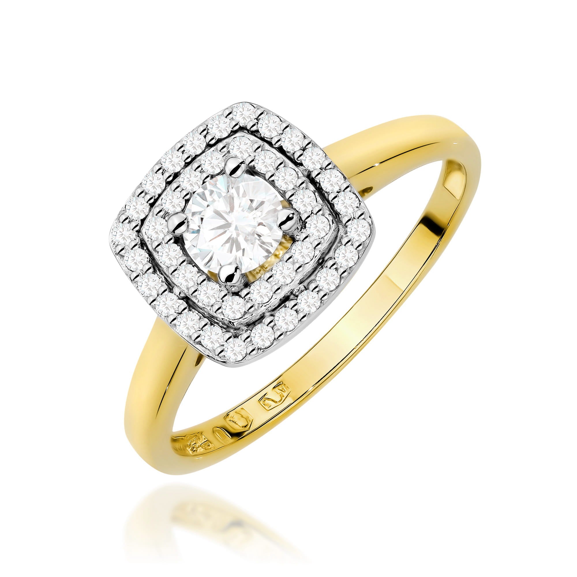 Gold Ring With Lab-Grown Diamonds
