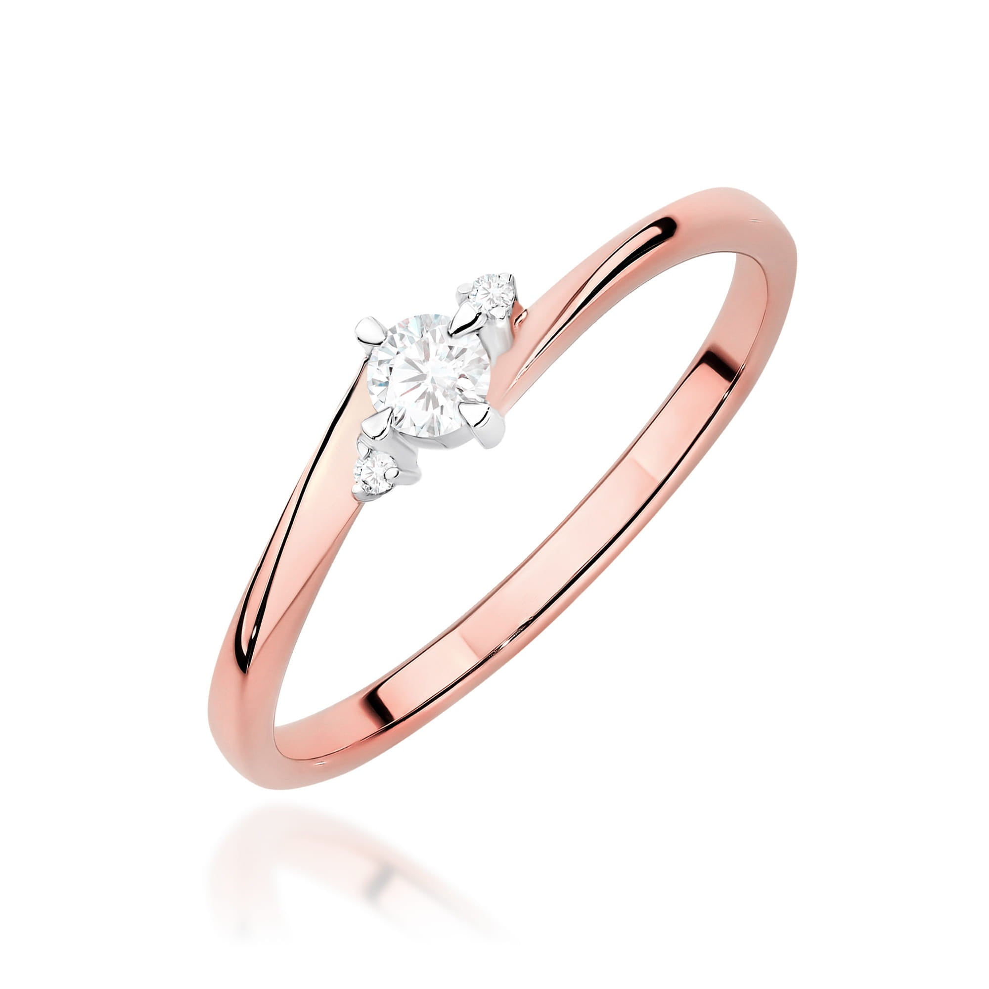 Gold Ring With Lab-Grown Diamonds