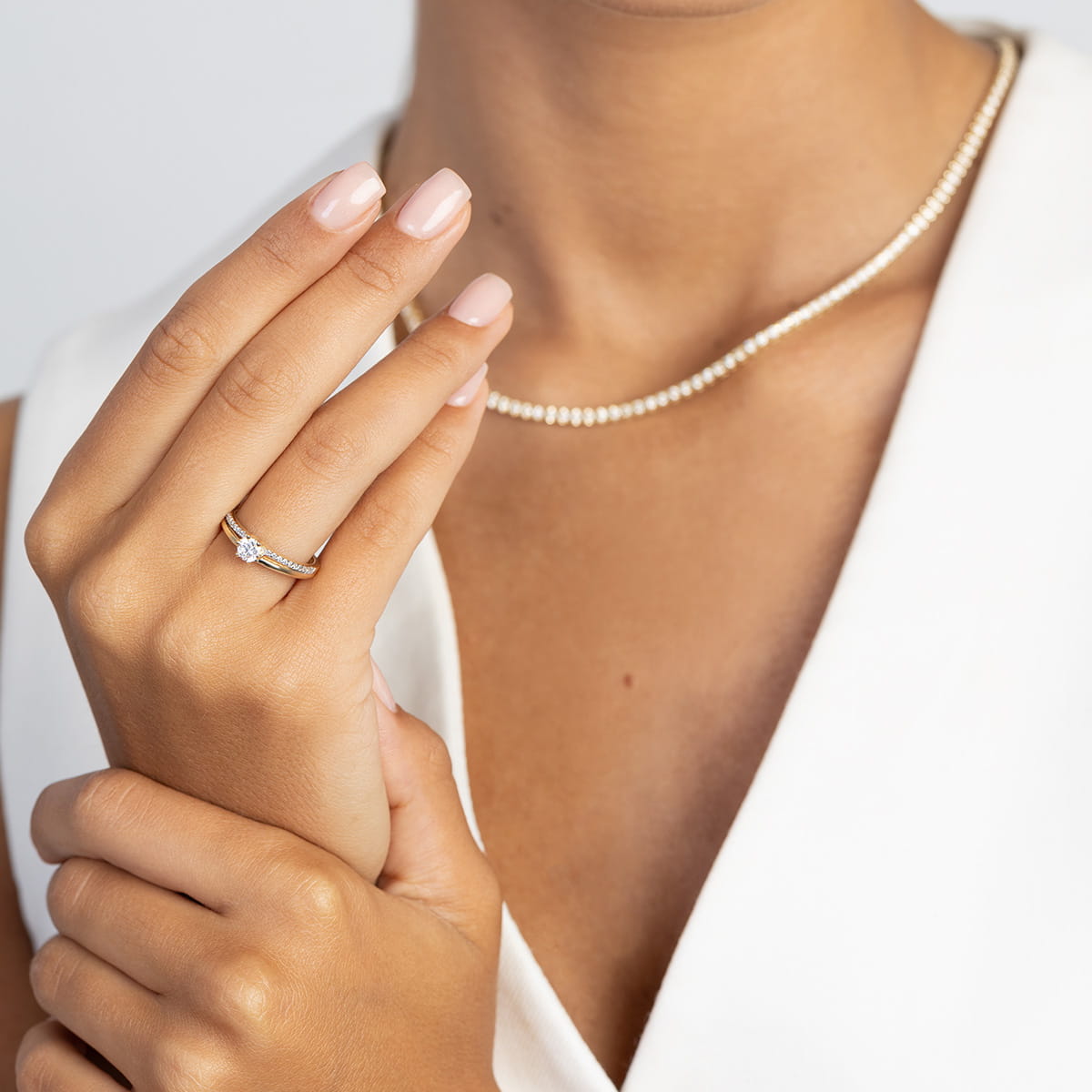 Auksinis Žiedas Su Labaratoriniais Deimantais