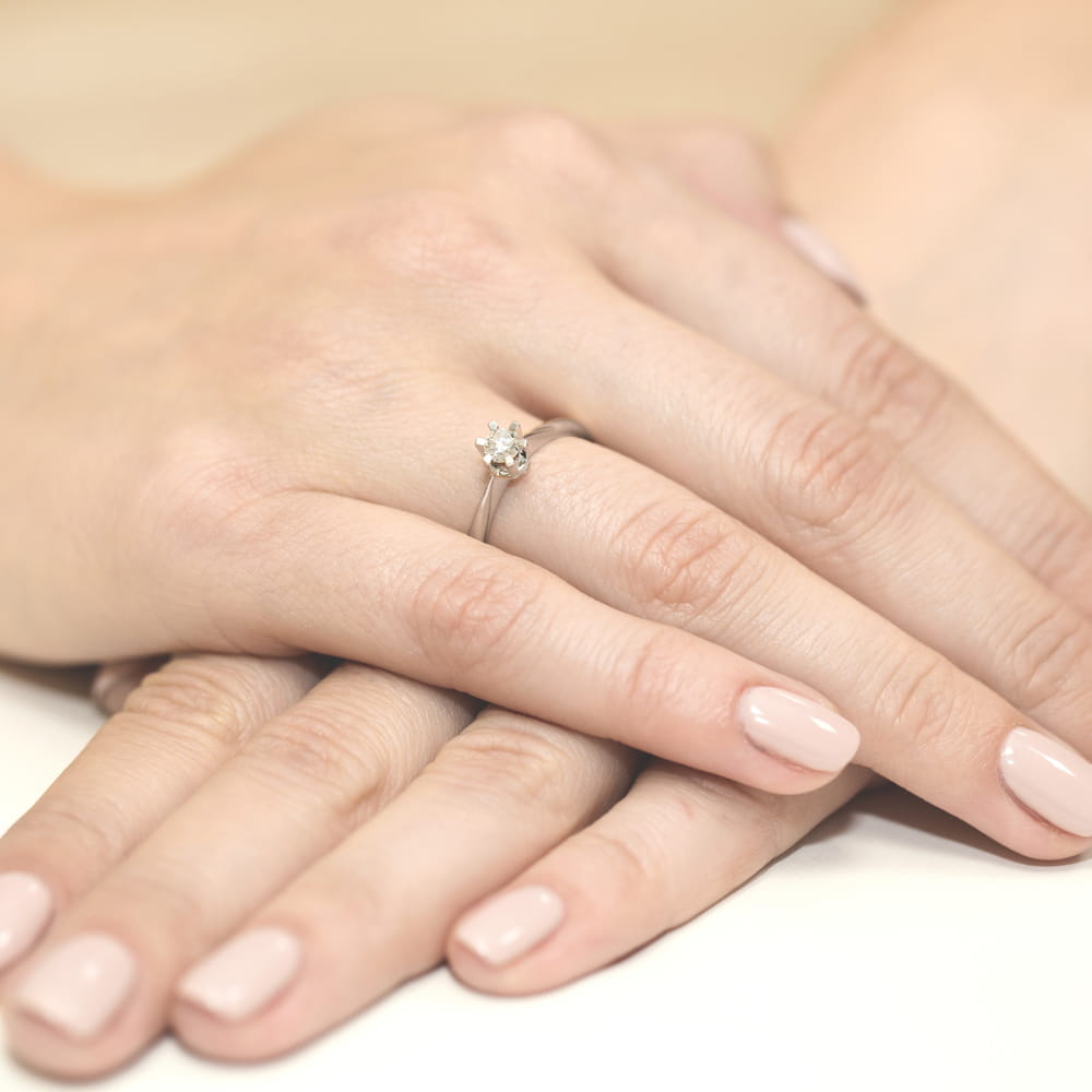 Auksinis Žiedas Su Deimantu