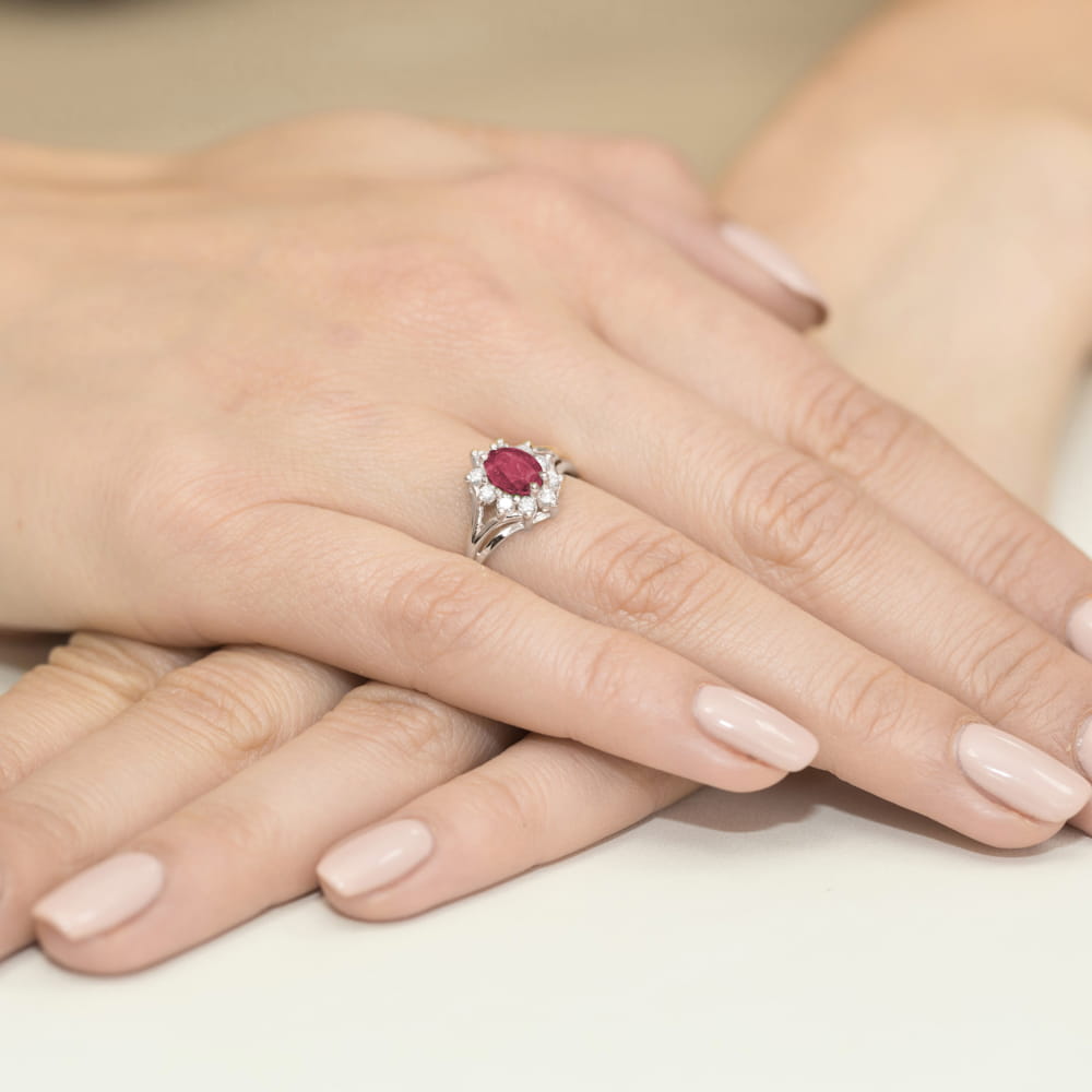 Gold Ring With Ruby And Diamonds