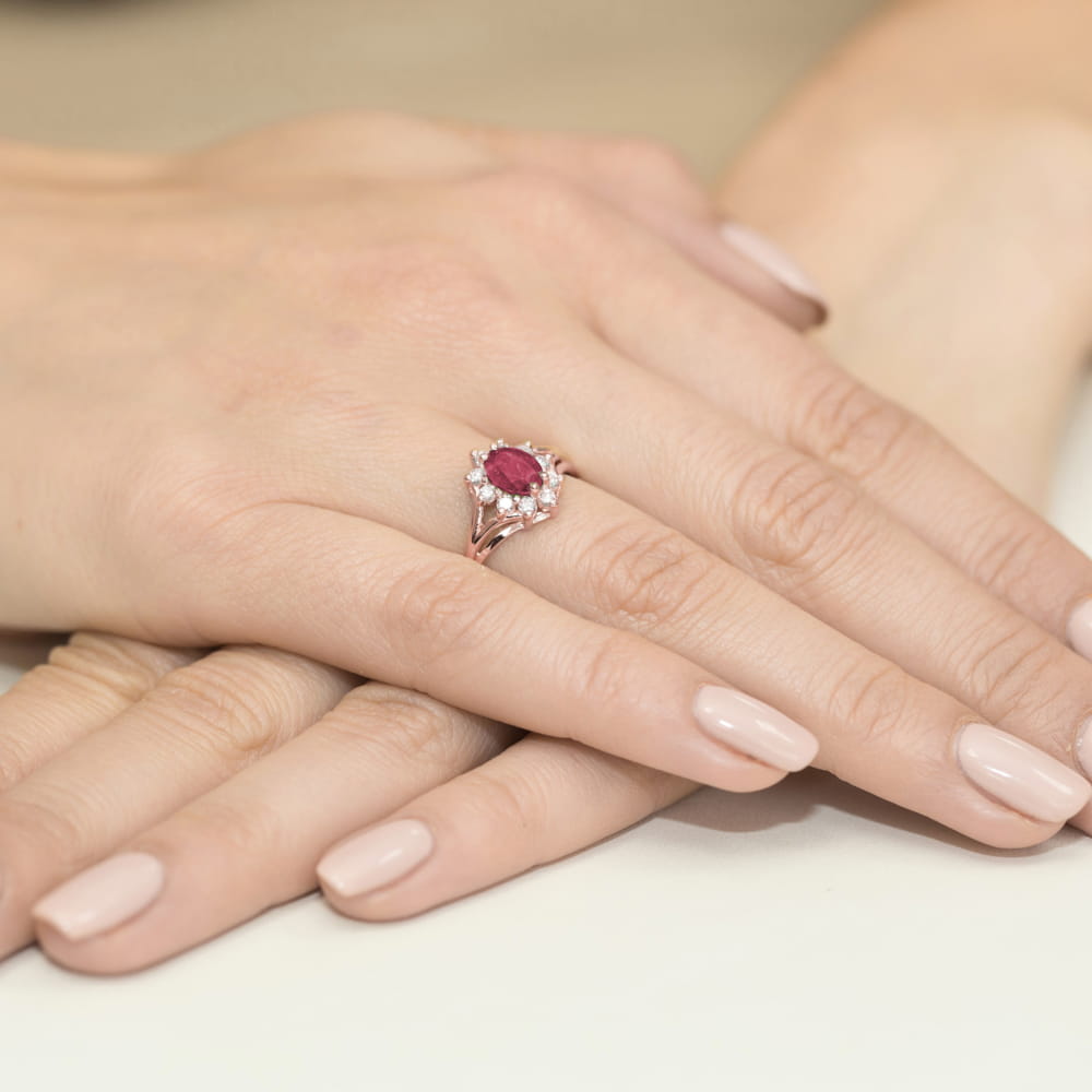 Gold Ring With Ruby And Diamonds