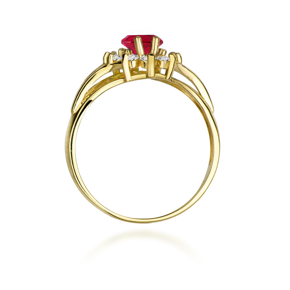 Gold Ring With Ruby And Diamonds