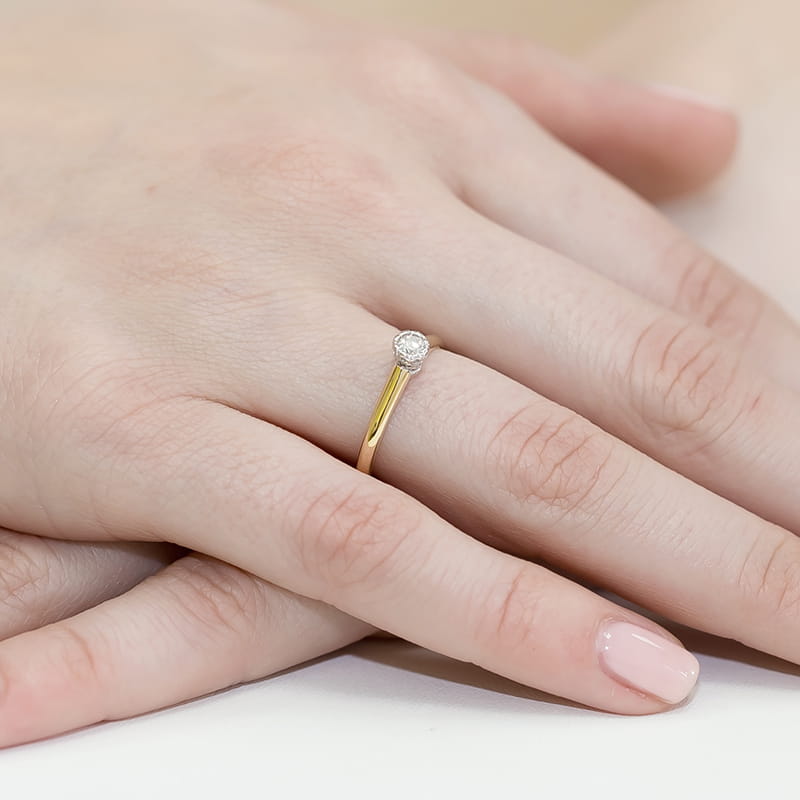 Gold Ring With Diamond