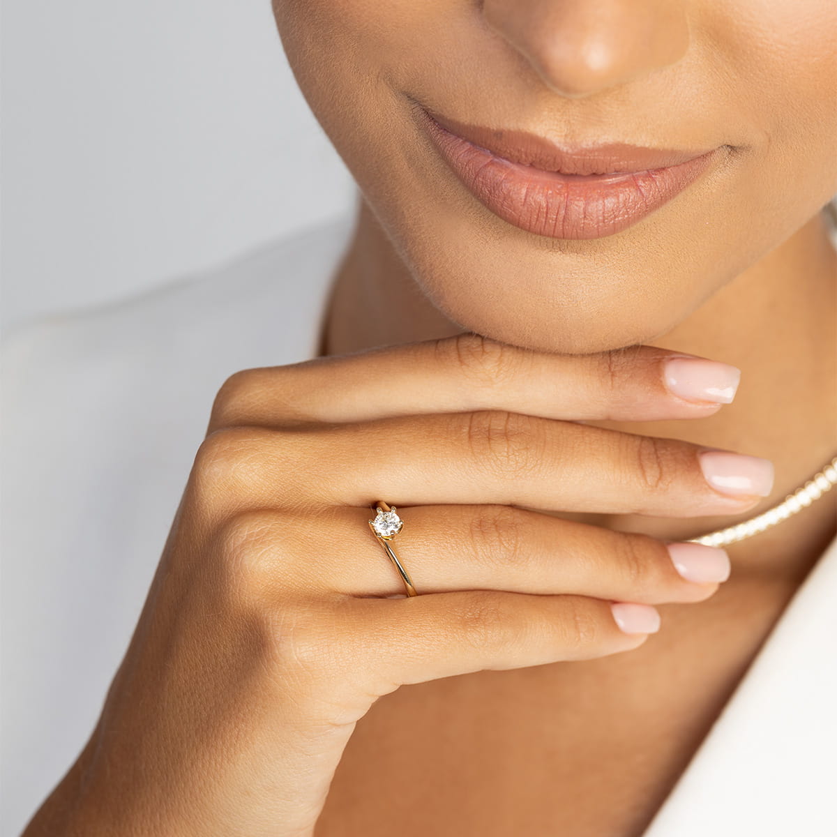 Auksinis Žiedas Su Labaratoriniu Deimantu