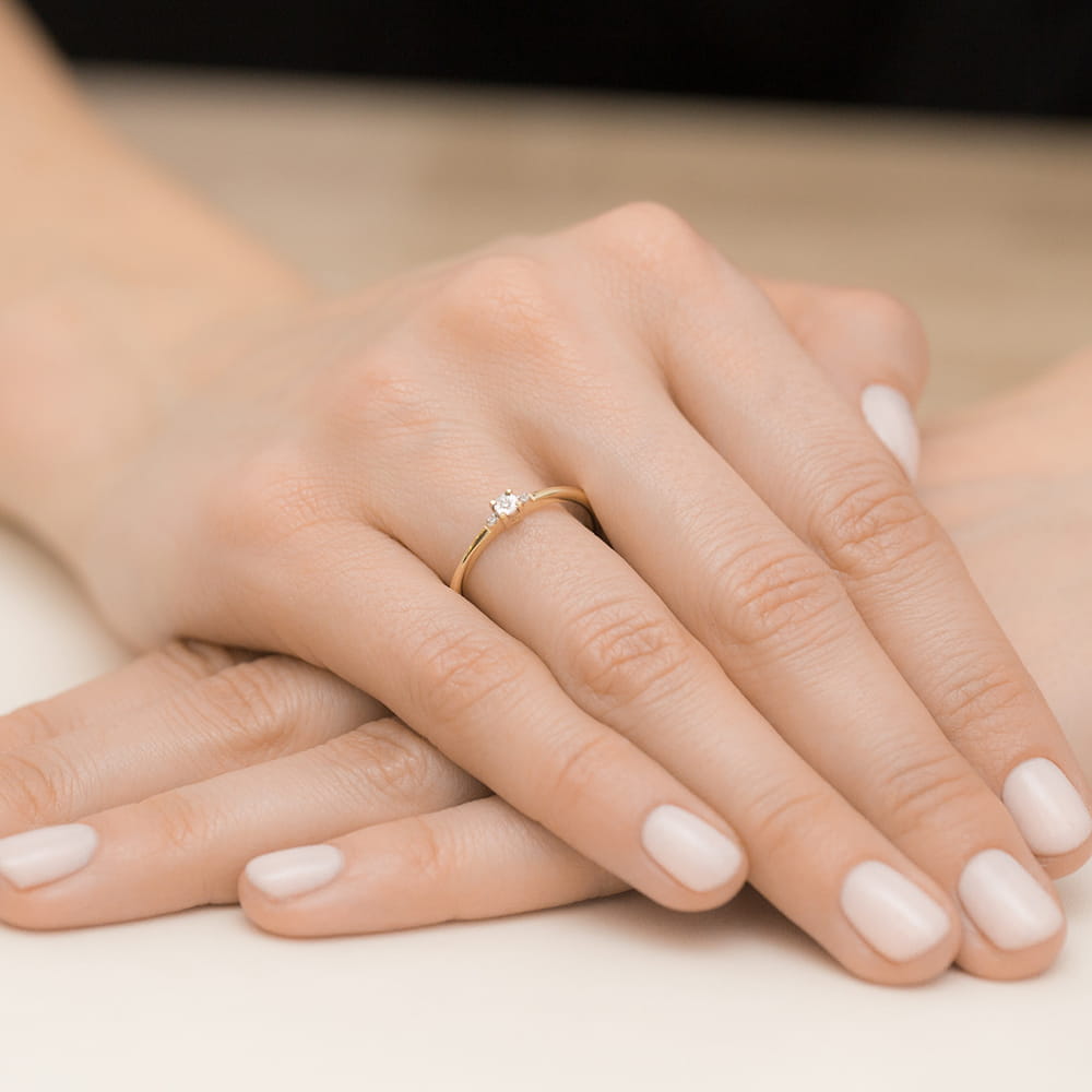 Auksinis Žiedas Su Deimantais