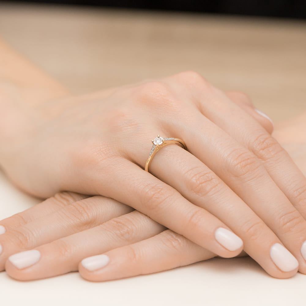 Auksinis Žiedas Su Deimantais