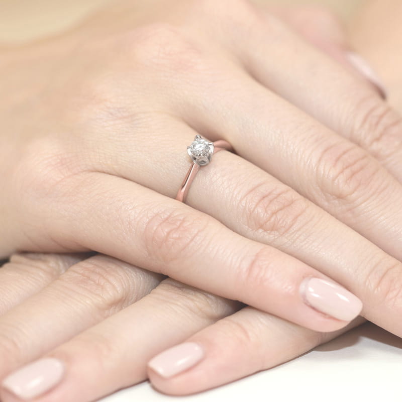 Auksinis Žiedas Su Deimantu