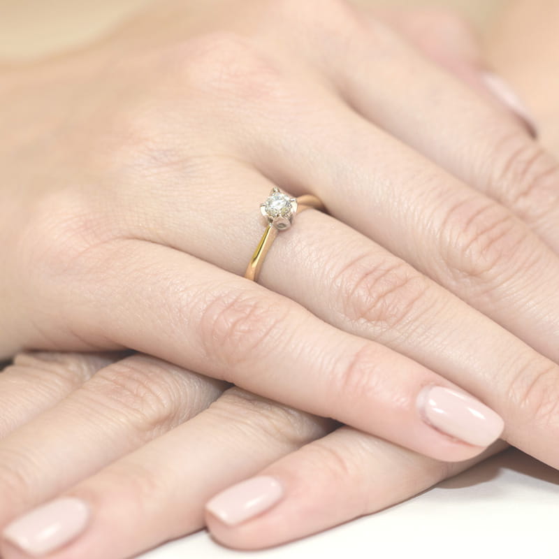 Auksinis Žiedas Su Deimantu