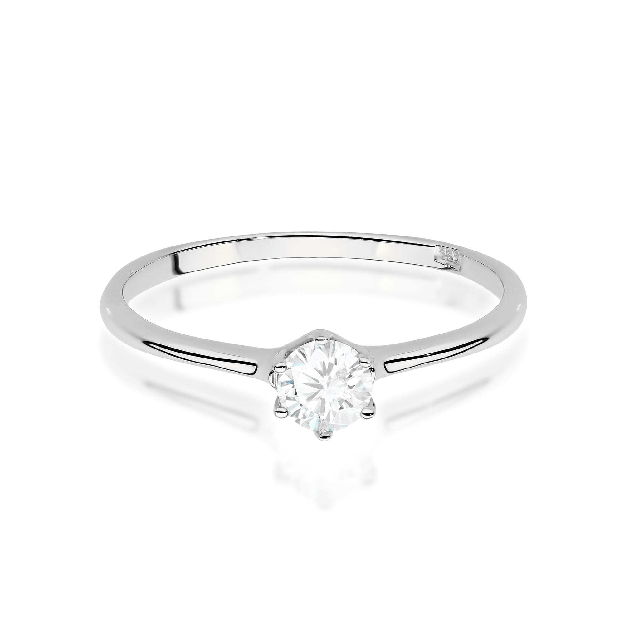 Gold Ring With Lab-Grown Diamonds