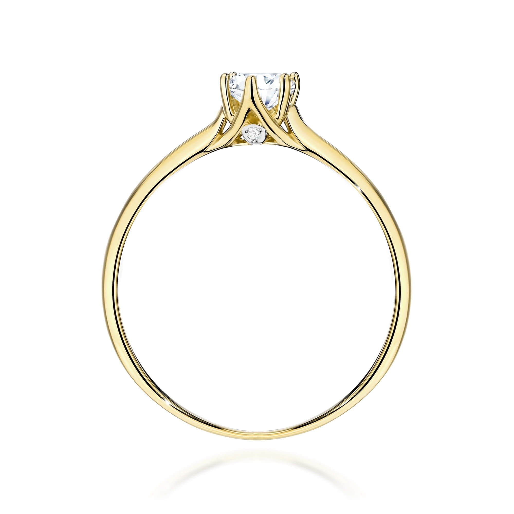 Gold Ring With Lab-Grown Diamonds