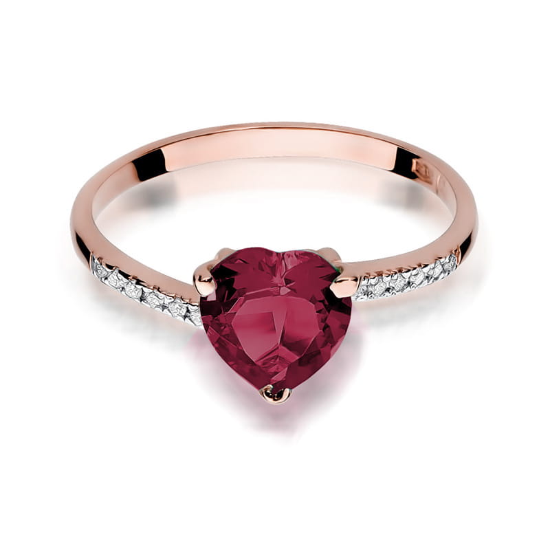 Gold Ring With Ruby And Diamonds