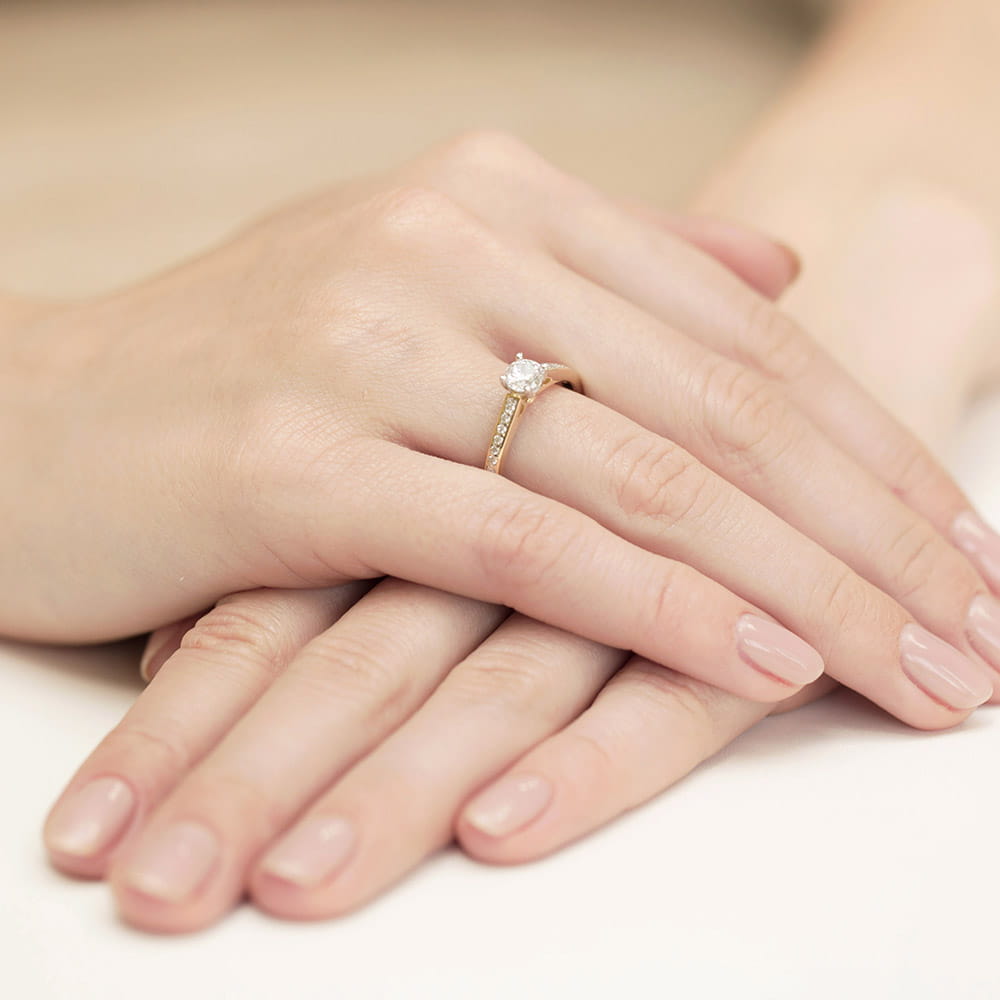 Auksinis Žiedas Su Deimantais