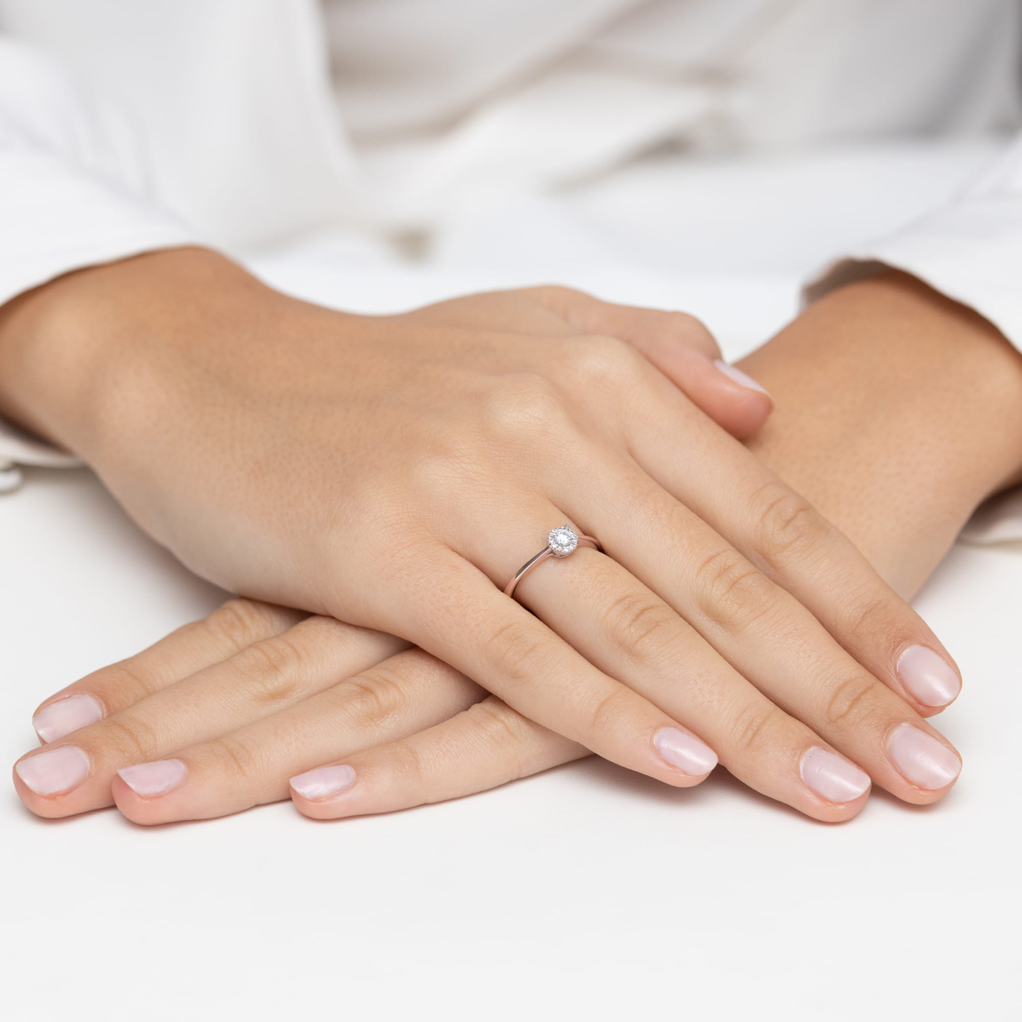 Auksinis Žiedas Su Deimantais