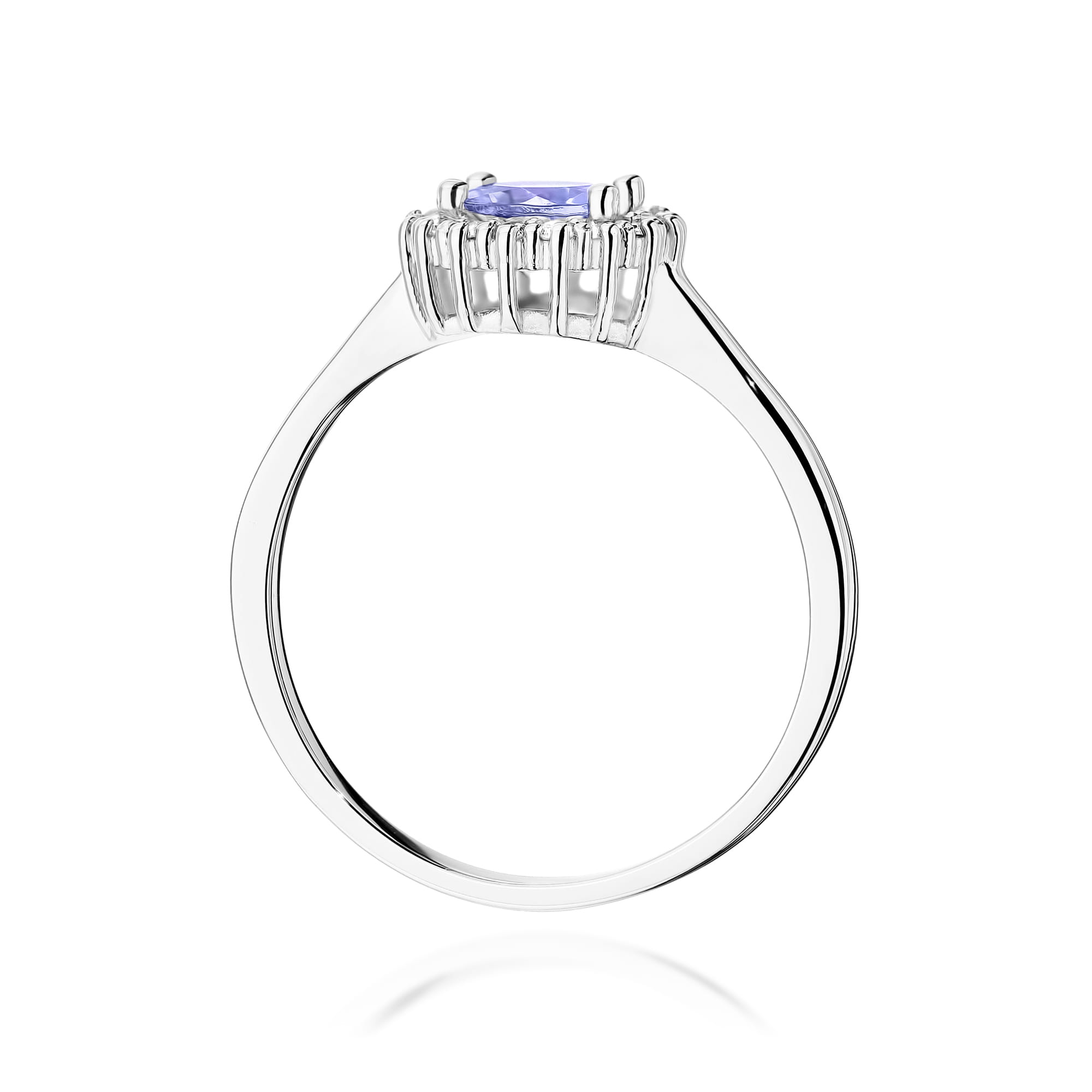 Gold Ring With Tanzanite And Diamonds