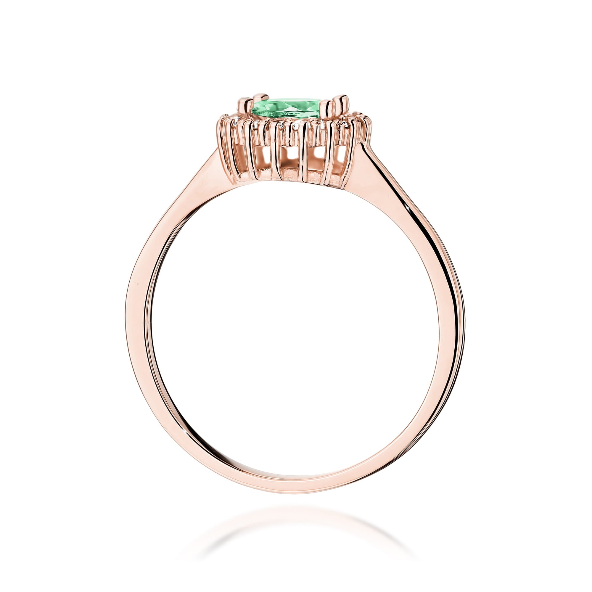 Gold Ring With Emerald And Diamonds
